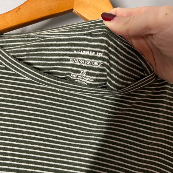 Banana Republic Designer Tee Bell Sleeve green white Striped XS - Picture 8 of 10